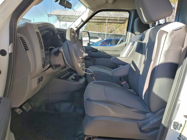 Nissan Nv 2500 S Image 4