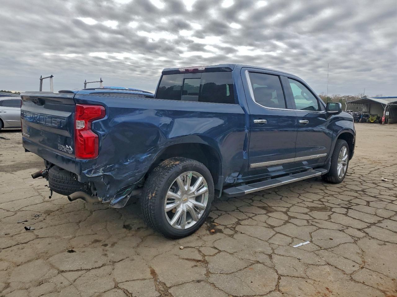 Chevrolet Silverado K1500 High Country Image 2