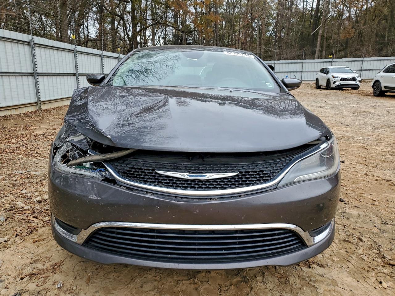 Chrysler 200 Limited Image 7