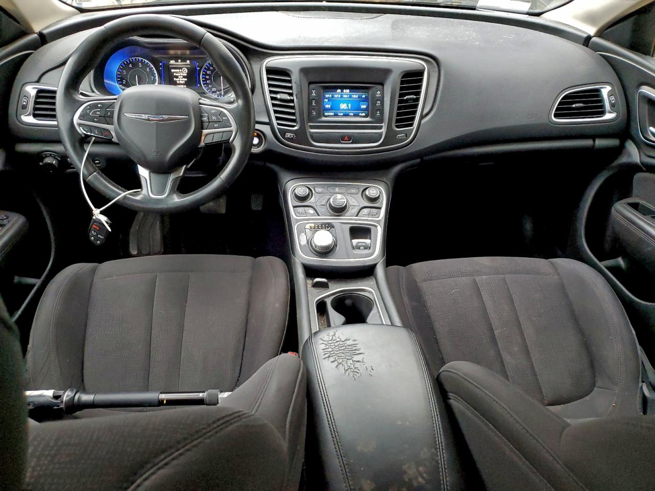 Chrysler 200 Limited Image 9