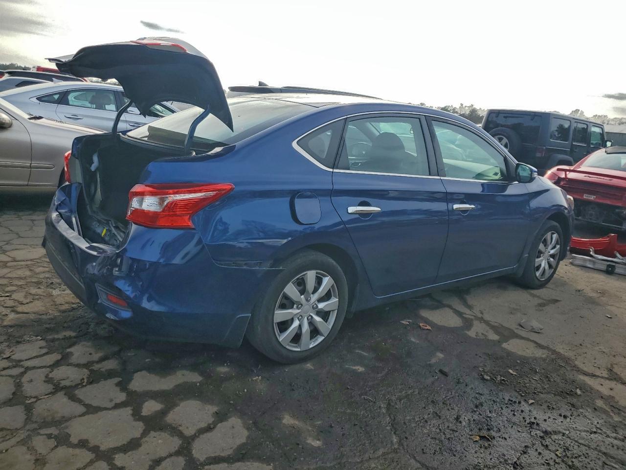 Nissan Sentra S Image 5