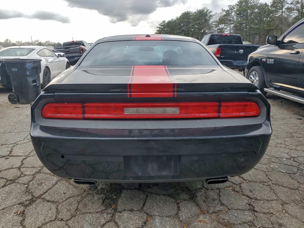 Dodge Challenger Sxt Image 2