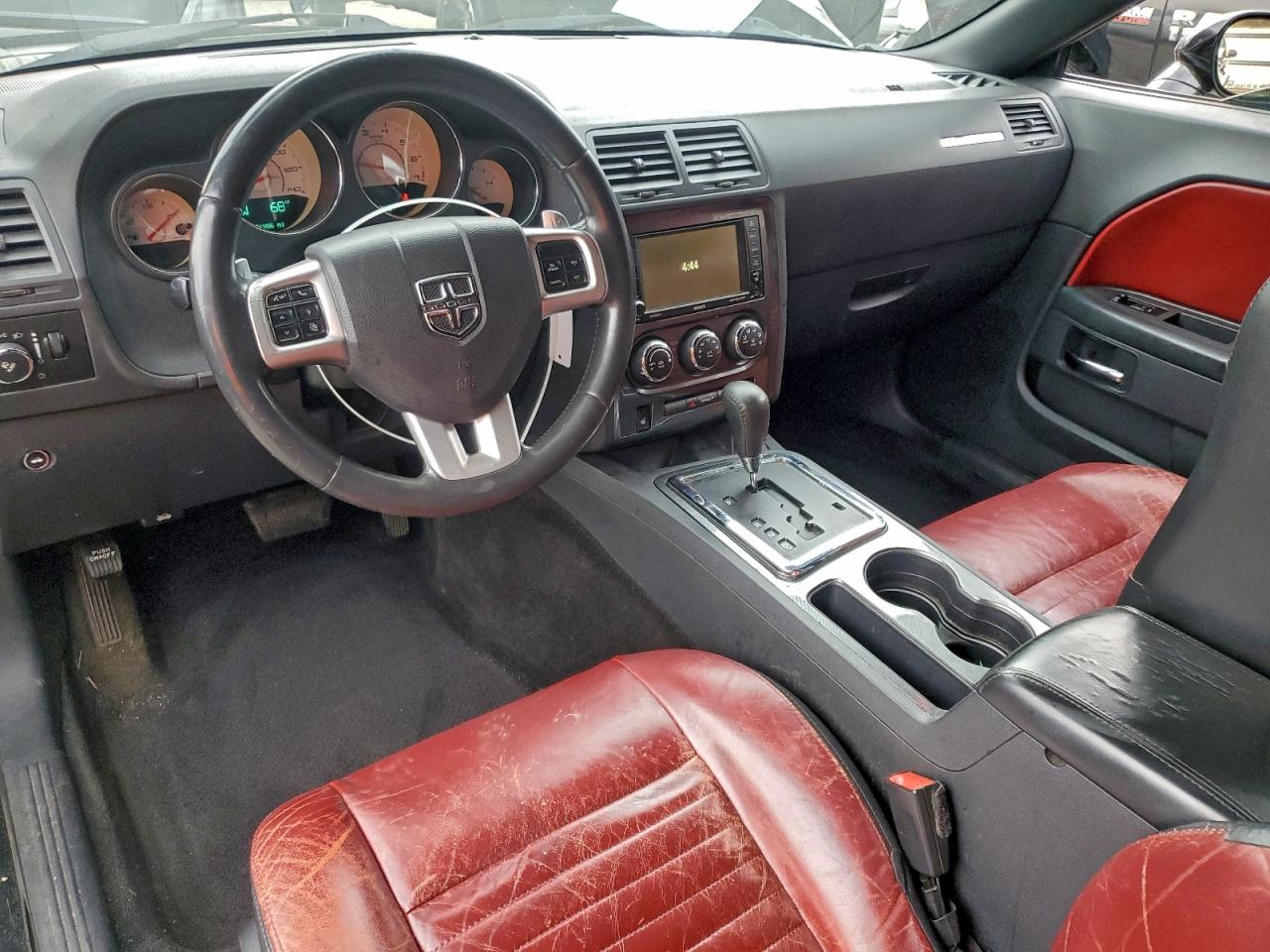 Dodge Challenger Sxt Image 11